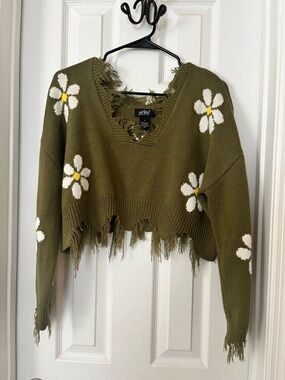 Olive Green Daisy Frayed V-Neck Sweater